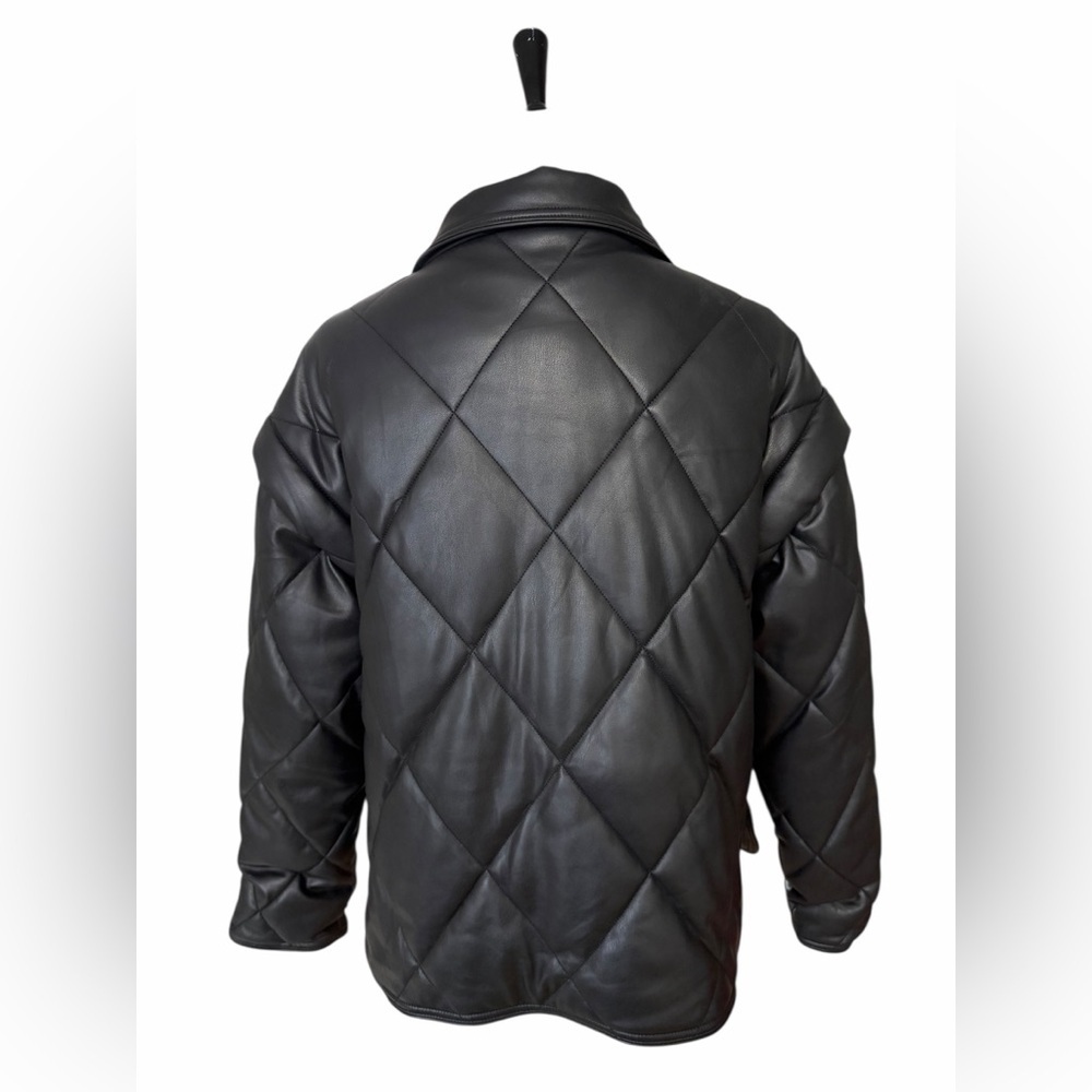 Apparis Liniane Lightwait Quilted faux Black Leather Puffer Jacket
Bin 4 - Picture 3 of 11